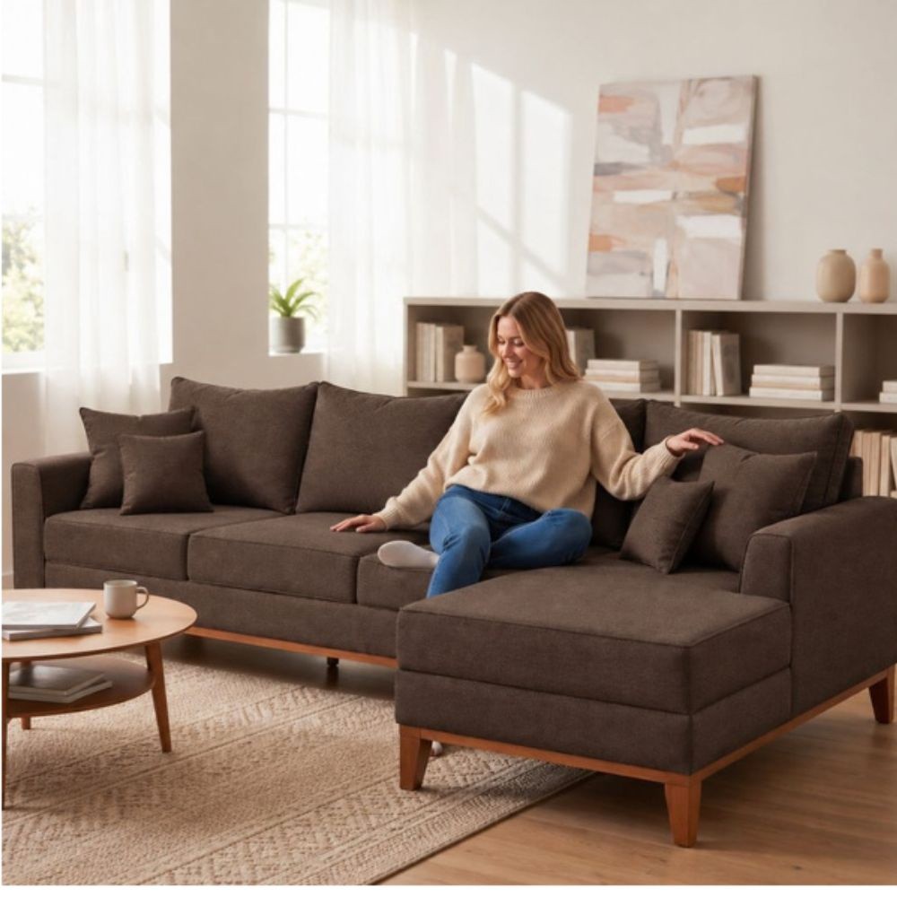 Sofá 4 Lugares Beny com Chaise Direito Suede Marrom