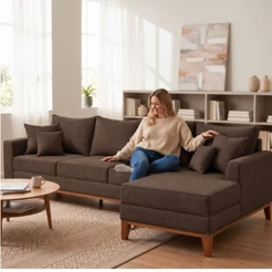 Sofá 4 Lugares Beny com Chaise Direito Suede Marrom