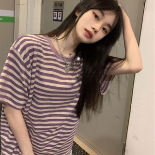 Camiseta listrada de manga curta feminina em torno do pescoço solto 2026 verão novo estilo estilo coreano série sal All-