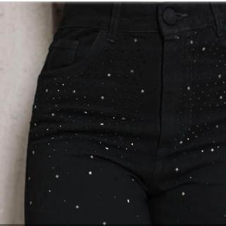 10.10 MELHOR PREÇO Calça Jeans Wide Leg Preta Com Strass e Brilho Pantalona