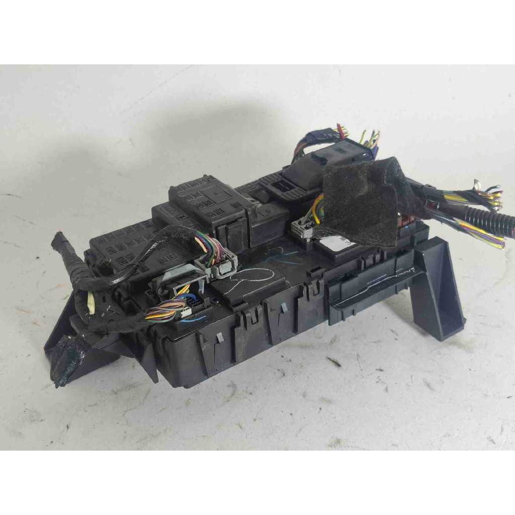 Imagem CAIXA DE FUSIVEIS FORD EDGE 3.5 2013