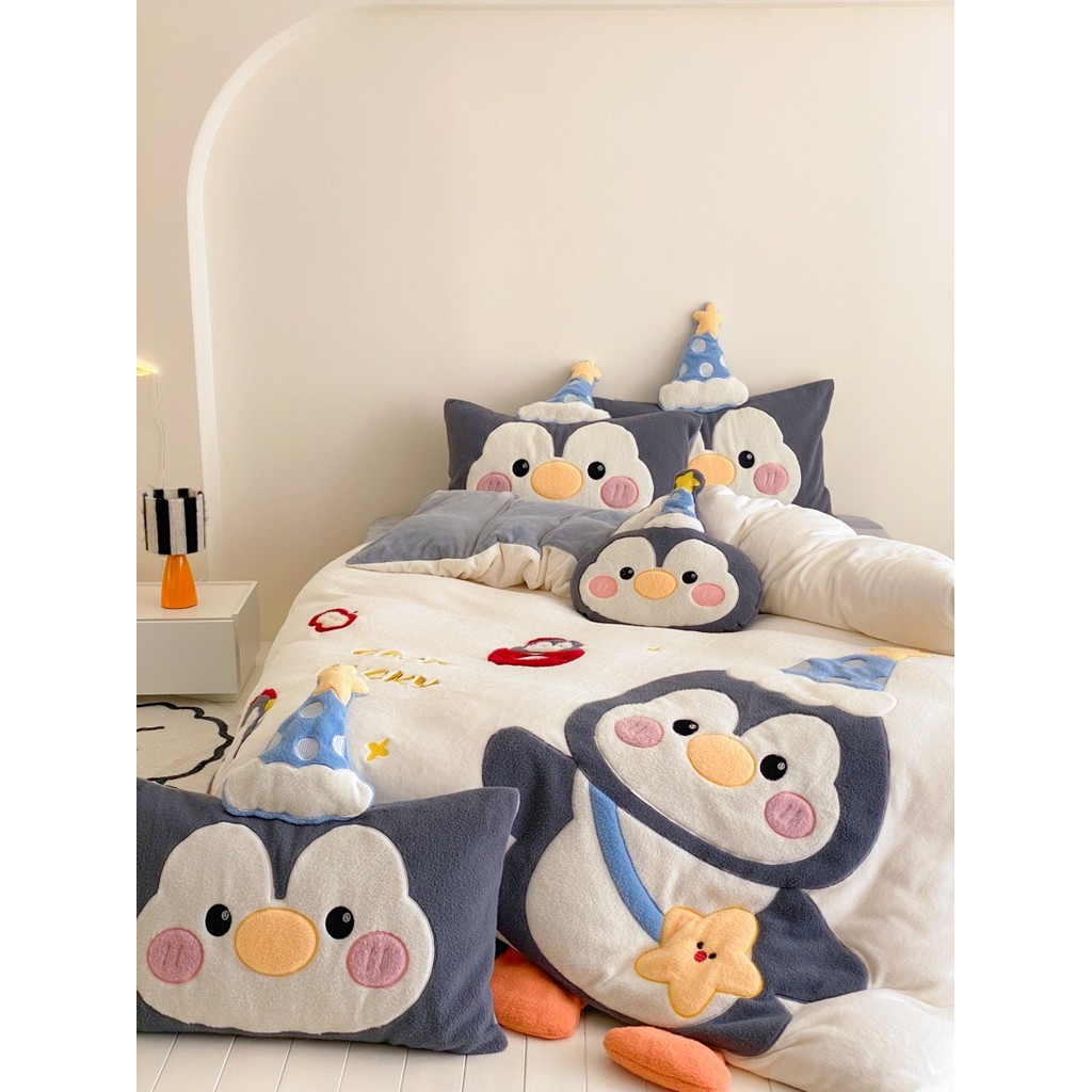 Ins pinguim dos desenhos animados bordado outono inverno engrossado quente leite velo conjunto de quatro peças flanela C
