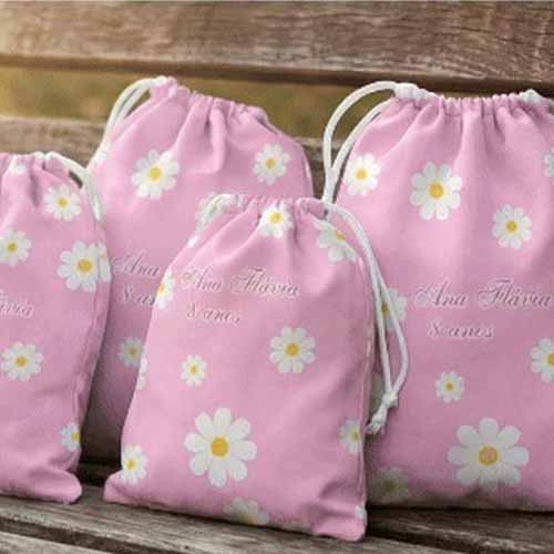 10 sacolinhas personalizada tecido MARGARIDAS ROSA para lembrancinhas festa aniversario 30cmx20cm em Oferta na Shopee