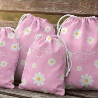 10 sacolinhas personalizada tecido MARGARIDAS ROSA para lembrancinhas festa aniversario 30cmx20cm em Oferta na Shopee