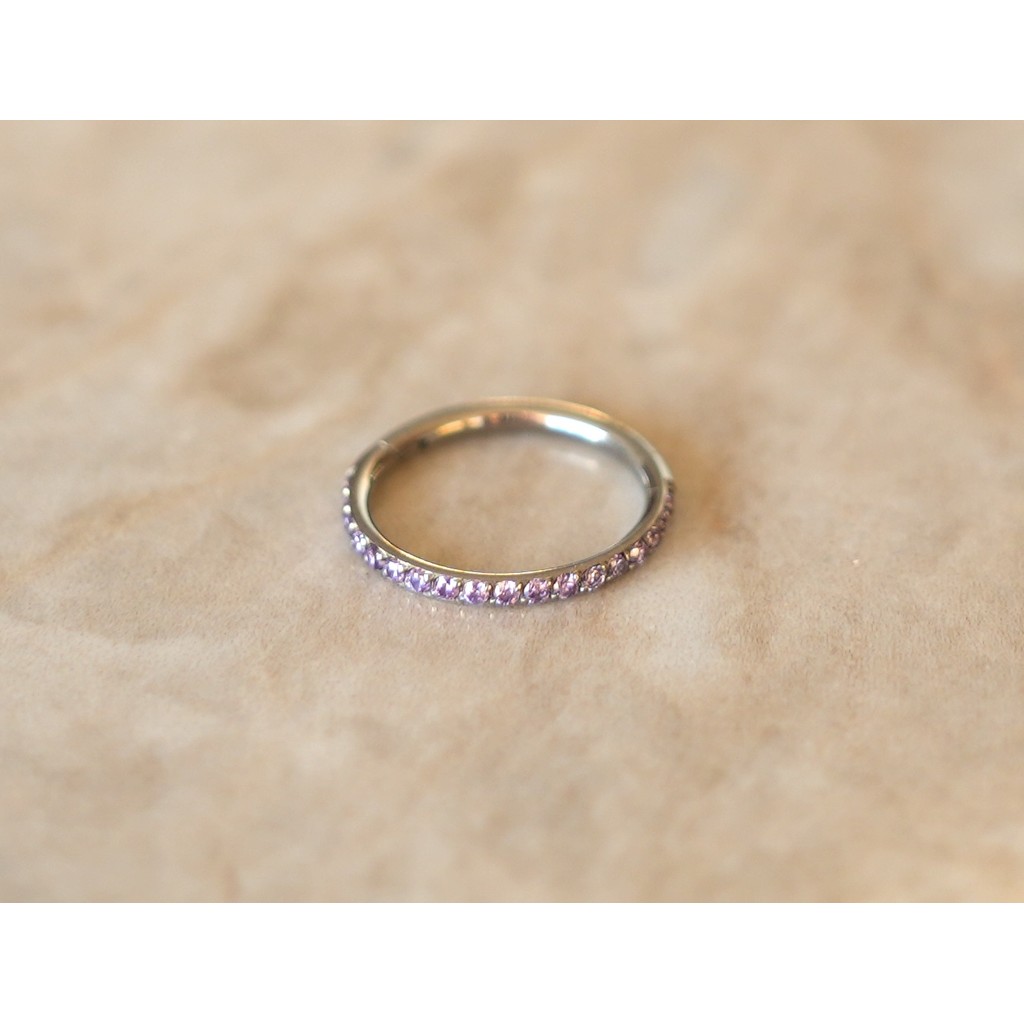【Brilha】LILAC LINE — Piercing Argola Clicker Zircônia Lilás G23 Titânio – Hélix / Tragus / Cartilagem