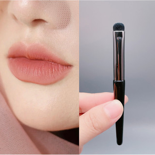Yijia recomendado escova labial portátil escova de manchas de lábios sob delineador pincel de sombra fillimilli mesmo es