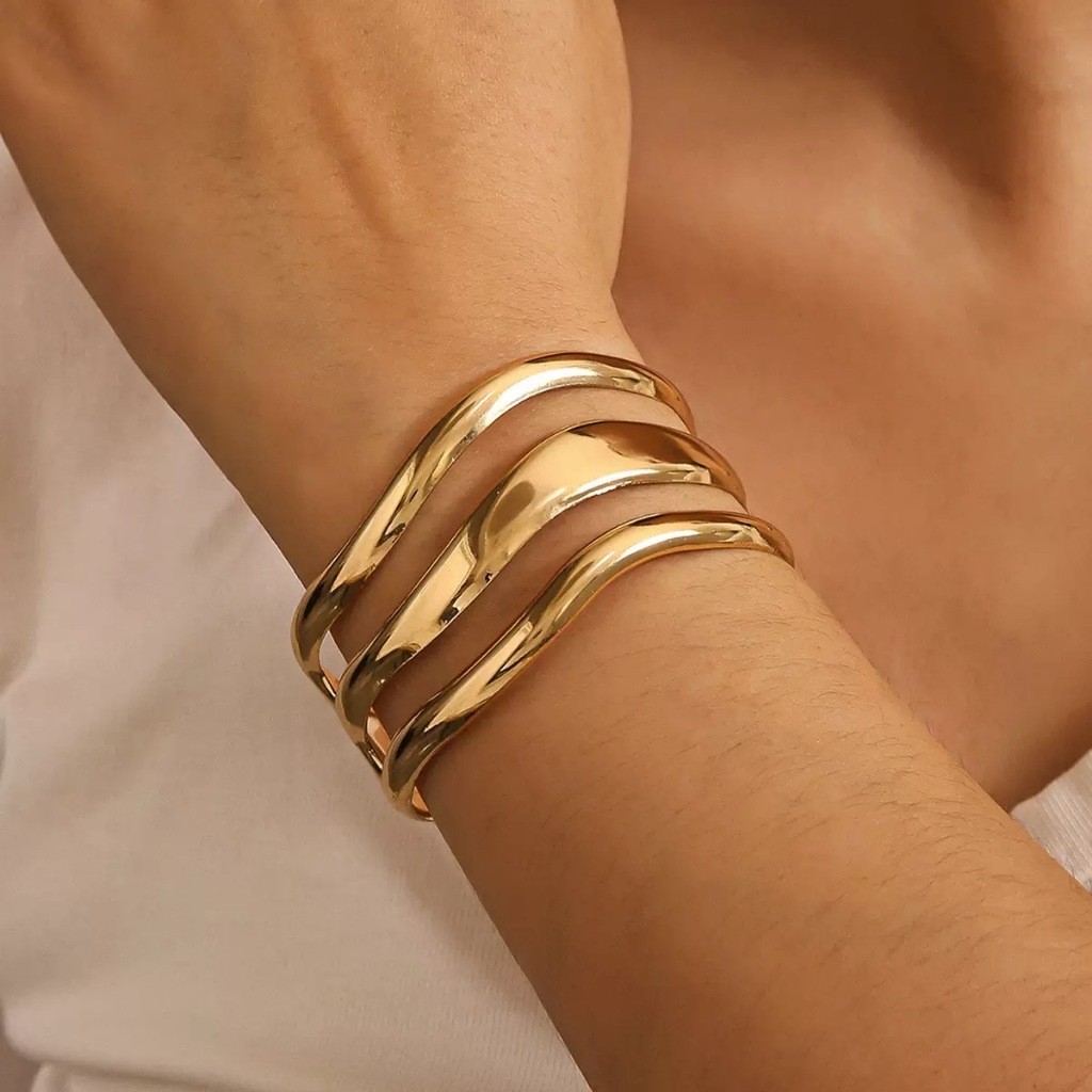 Pulseira Feminina Voltas Lisa Ajustável – Bracelete Moderno Minimalista Banhado a Ouro 18K e Prata 925 em Oferta na Shopee