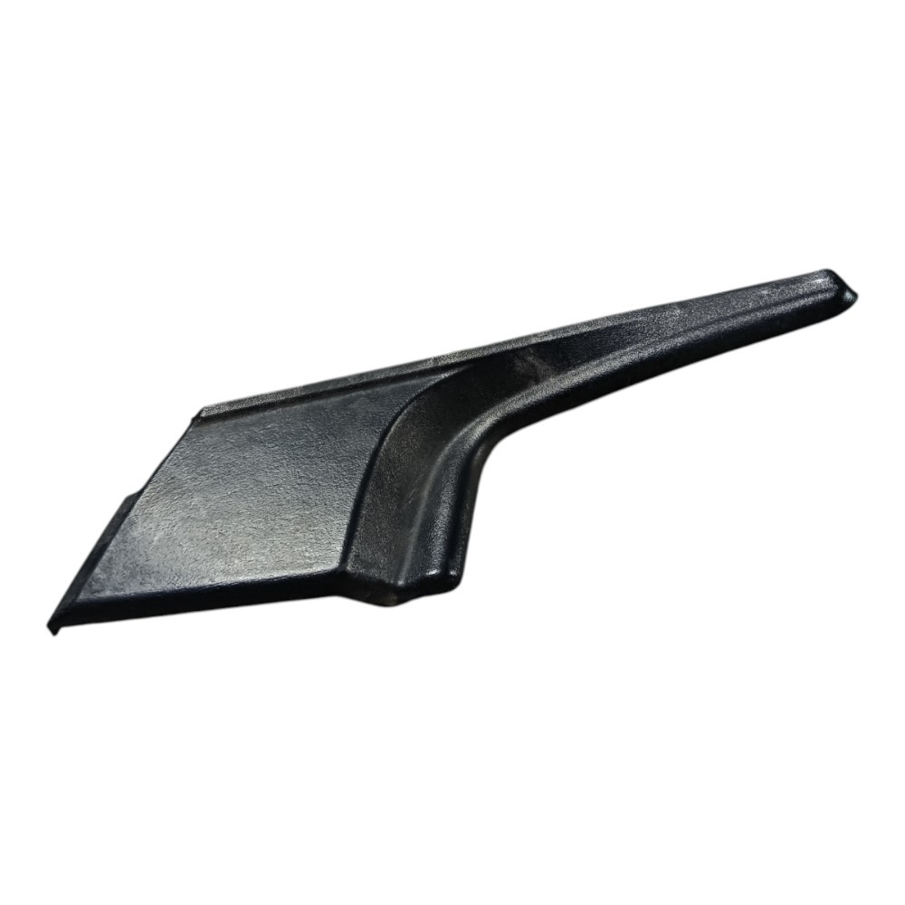Acabamento churrasqueira Toyota Yaris lado direito Yaris 24