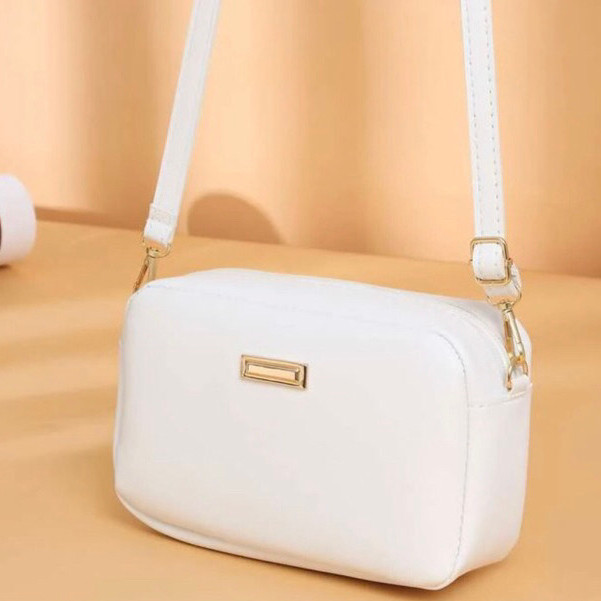 Bolsa Feminina Branca com Alça Ajustável