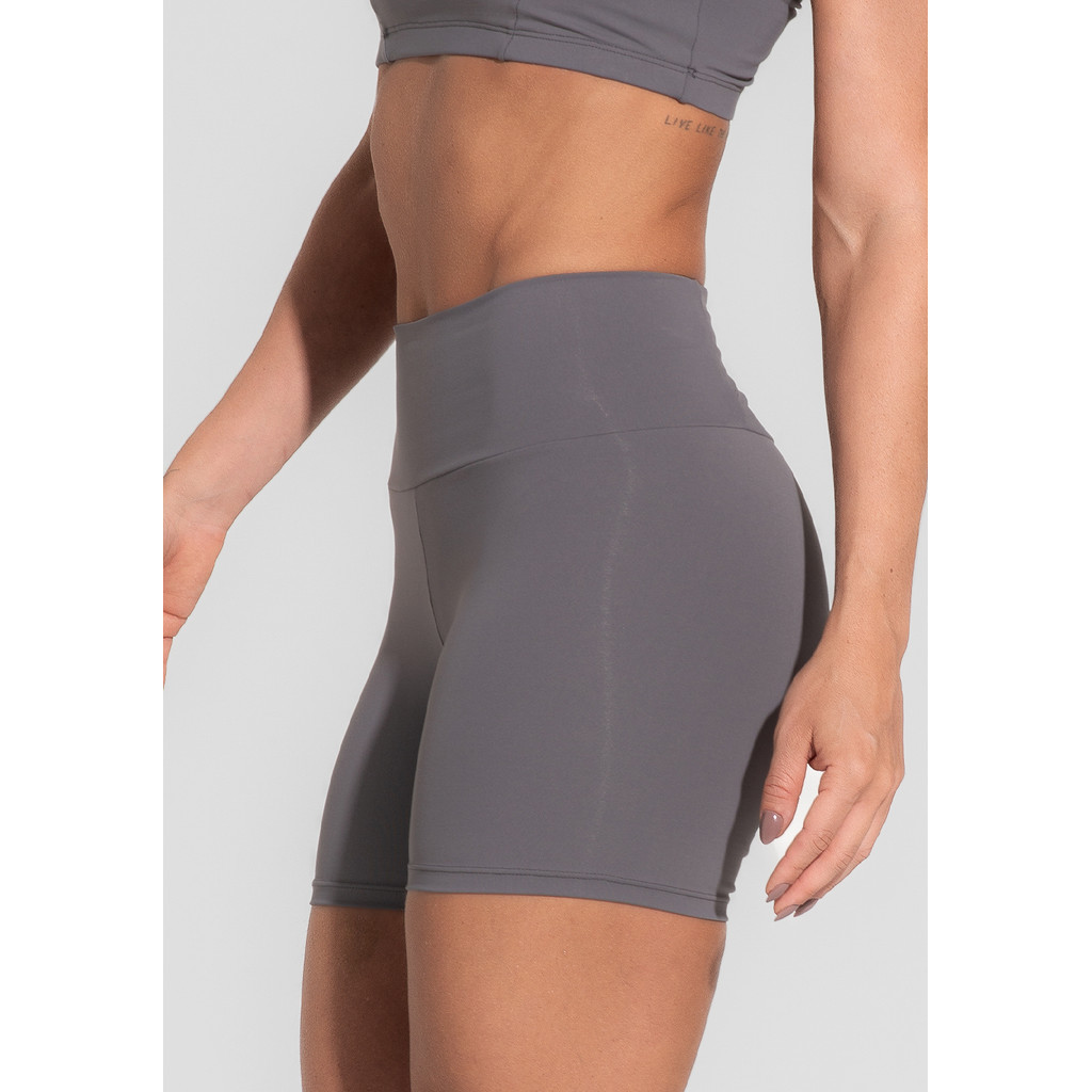 SHORT FITNESS FEMININO COM BOLSO NO CÓS BÁSICO DLK