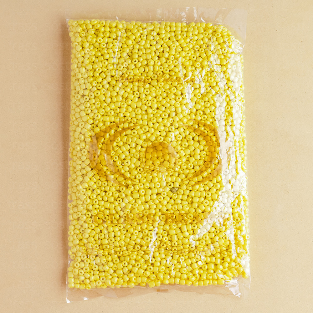 Miçanga de Vidro 4mm Amarelo. 445g - 5.850 Peças