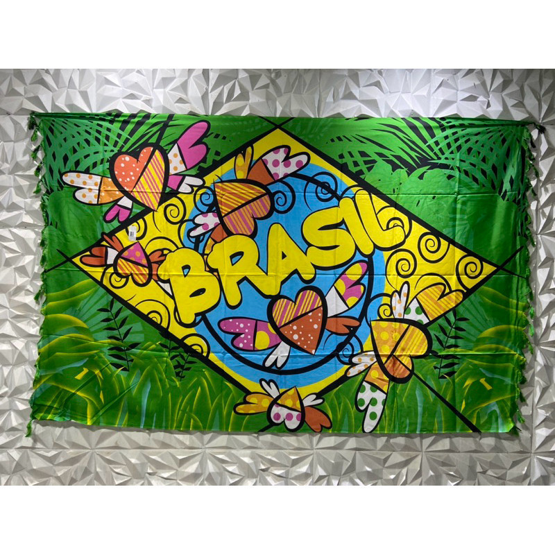 Canga de Praia Bandeira do Brasil saída de praia Tradicional Desenho Romero Britto Tecido Poliéster