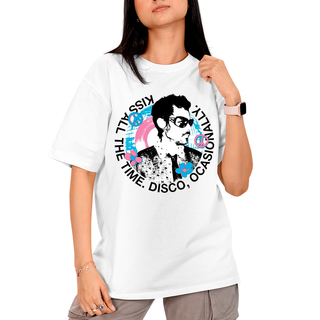 Camiseta Algodão Unissex Harry Kiss All The Time Disco Occasionally Flowers