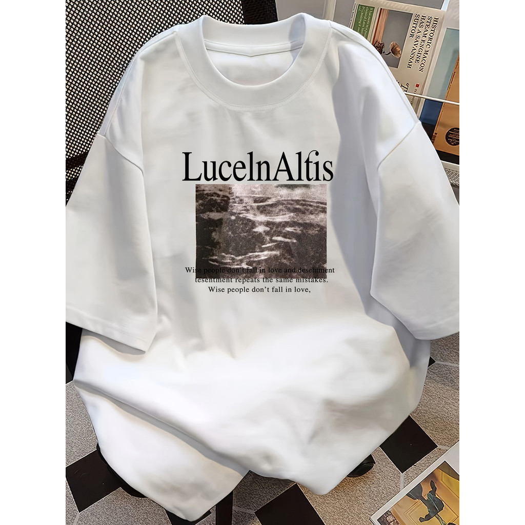 Camiseta Feminina Oversized Estampa Space In Alits Y2K Streetwear Confortável Estilosa Moderna Casual