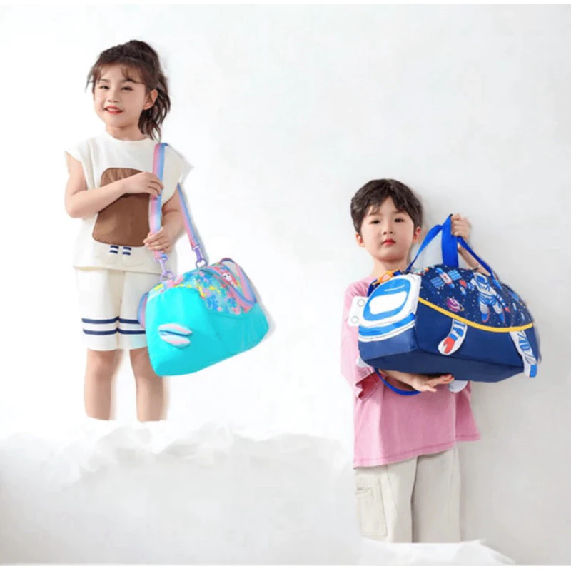 Bolsa mala infantil academia natação viagem . Bolsa Mala Maternidade personagens pernoite.