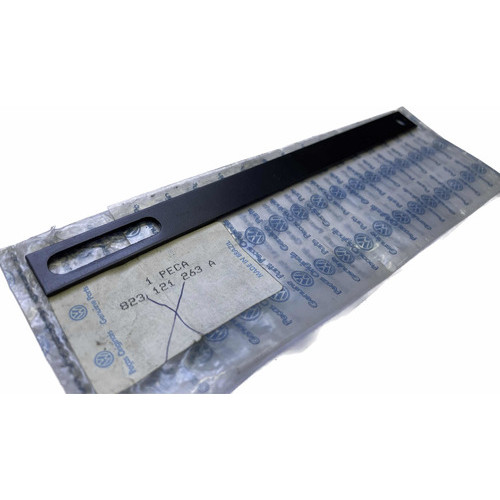 Suporte Fixação Radiador Água Passat Original Vw 823121263a