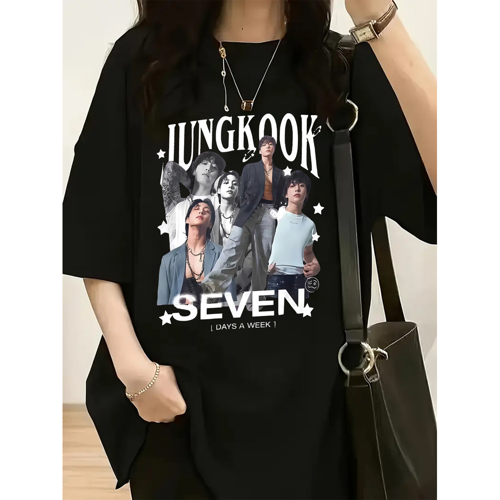 Camiseta Feminina Tema Jungkook BTS Gola Careca Manga Curta Soltinha Confortável Estilosa Moderna Casual