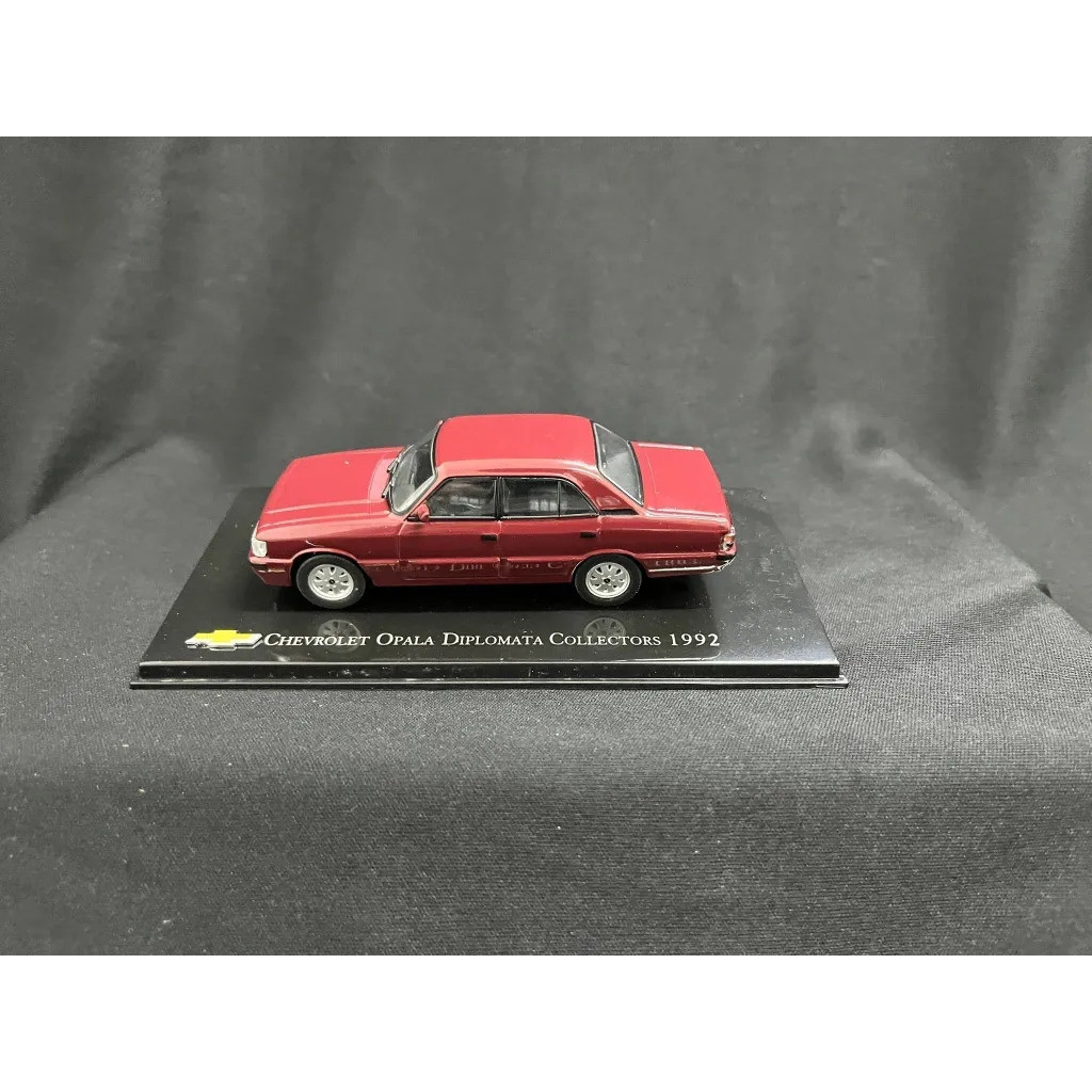 Miniatura Chevrolet Opala Diplomata Collectors 1992 1:43 Ixo Bordô