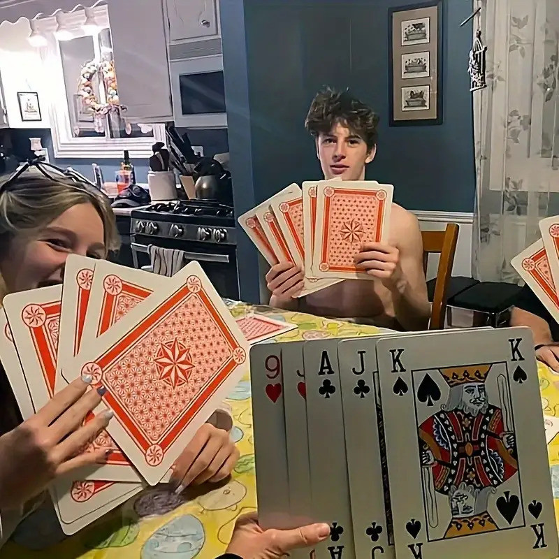 Grande Baralho de Cartas de Jogo Jumbo Duas Vezes o Tamanho de Um Padrão Que Melhora a Leabilidade Idosos e Aqueles — R$ 38,79 em Shopee, 50% OFF