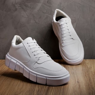 Tenis Masculino Casual sneakers Moderno Branco Sola Alta 5CM  Tratorada Lançamento