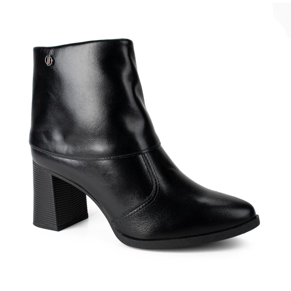 Bota Dakota de Cano Curto Em Couro Feminina D2381