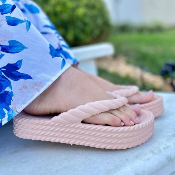 Chinelo Feminino Trançado Confortavel Nuvem em Oferta na Shopee