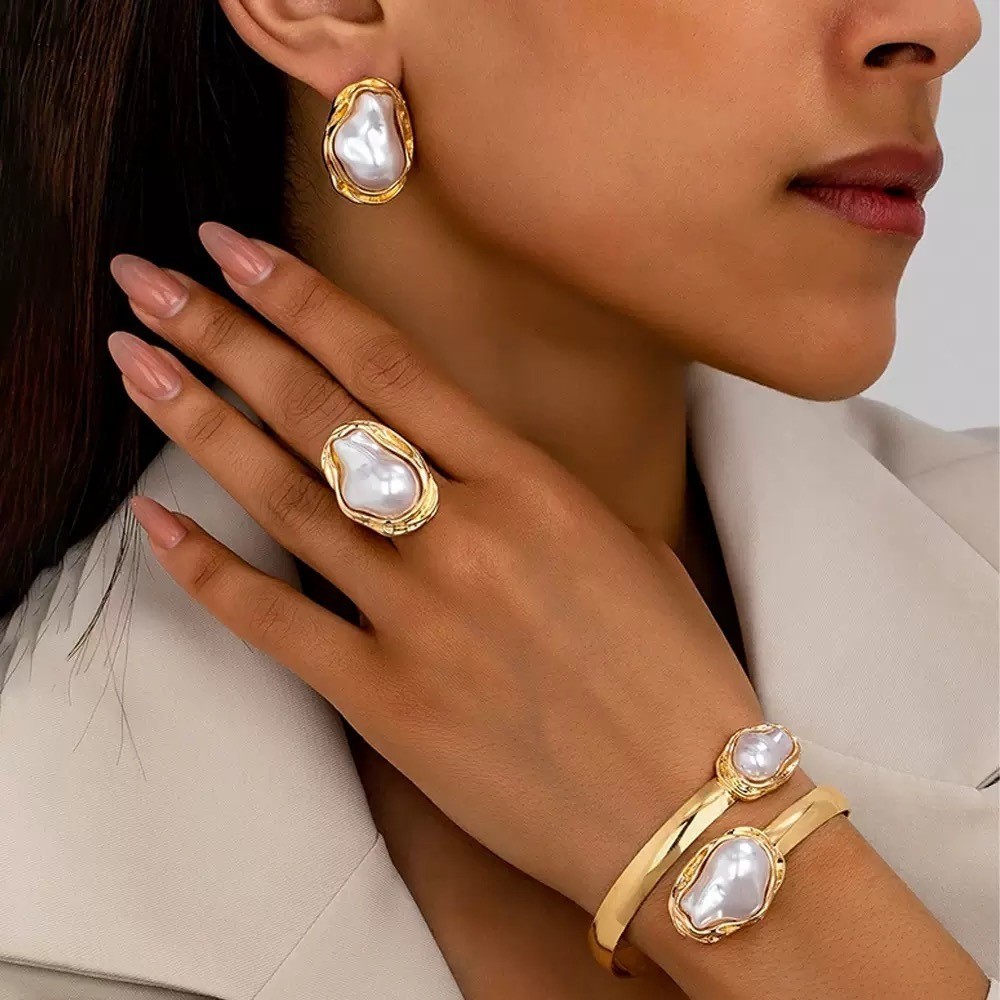 Kit 4 Peças Feminino Brincos Anel e Bracelete com Pedra Estilo Pérola banhado Ouro 18K e Prata925 em Oferta na Shopee