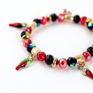 Pulseira Pimentas Vermelhas Cristal e Silicone em Oferta na Shopee