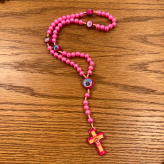 TERÇO INFANTIL ROSA ATACADO de Nsa Aparecida Graça e Fátima Infantil Lembrança Batismo Primeira Eucaristia em Oferta na Shopee