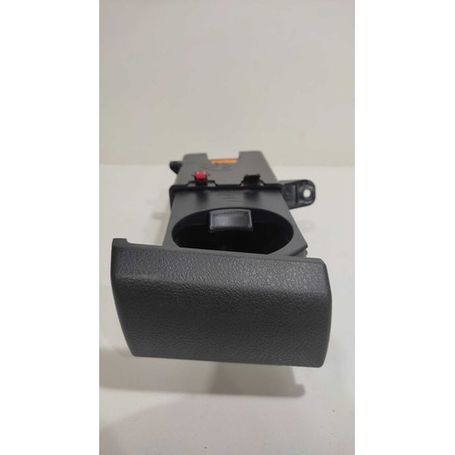 Porta Copo Esquerdo Painel Toyota Hilux 2.8 2022 Srv Preto