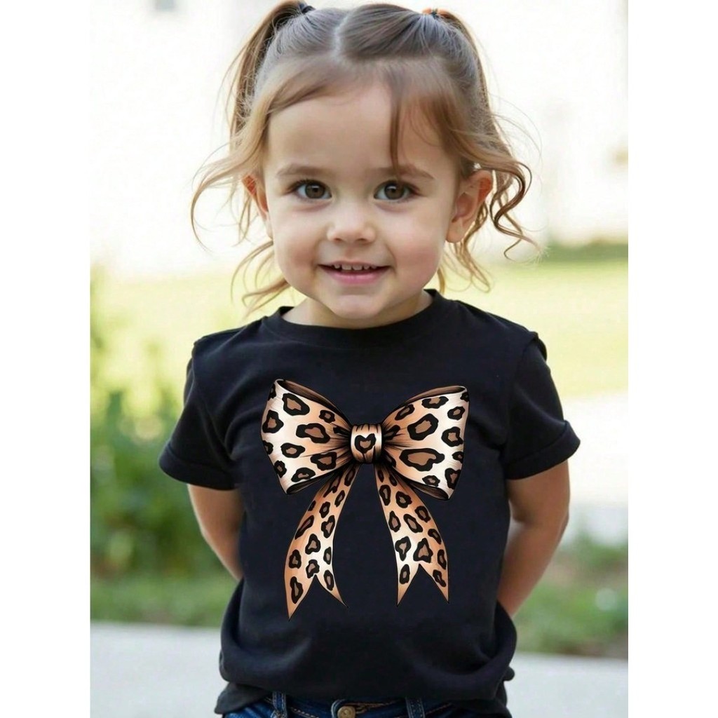 Camiseta Casual Confortável Fashionavel com Gola Redonda e Estampa de Coração para Meninas