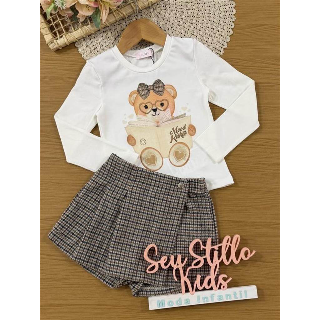 Conjunto Infantil Kukiê Inverno com Shorts Saia Xadrez e Blusa Manga Longa Ursinha Livrinho