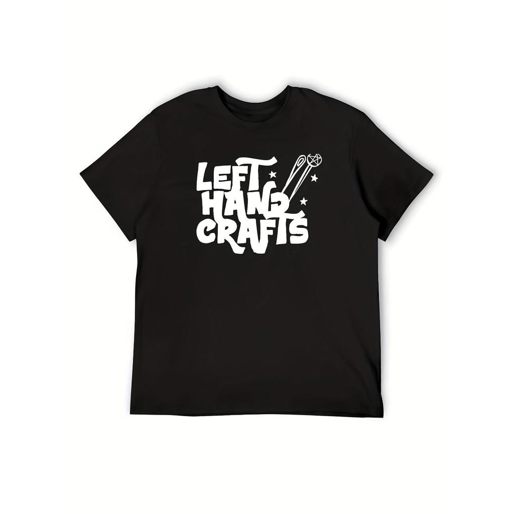 Camiseta Masculina Estampa Esquerda - Preta com Logo Branco em Destaque - Gola Redonda Regular - Camisa Casual para Toda