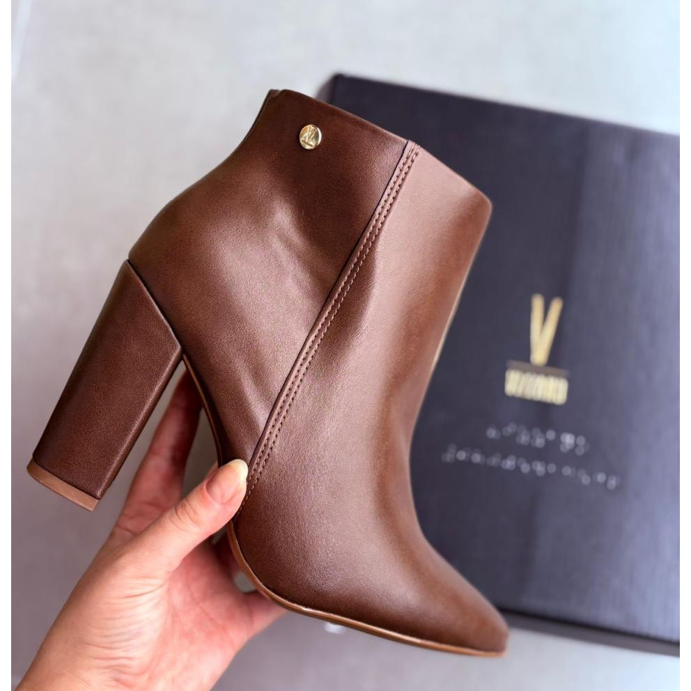 O que é Bota Feminina Social Cano Curto? Guia e Onde Comprar | BuscaProdutos