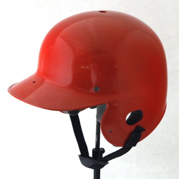 A fábrica exporta para os EUA capacetes de beisebol com dupla proteção, tamanho único/pequeno para adultos e crianças, n