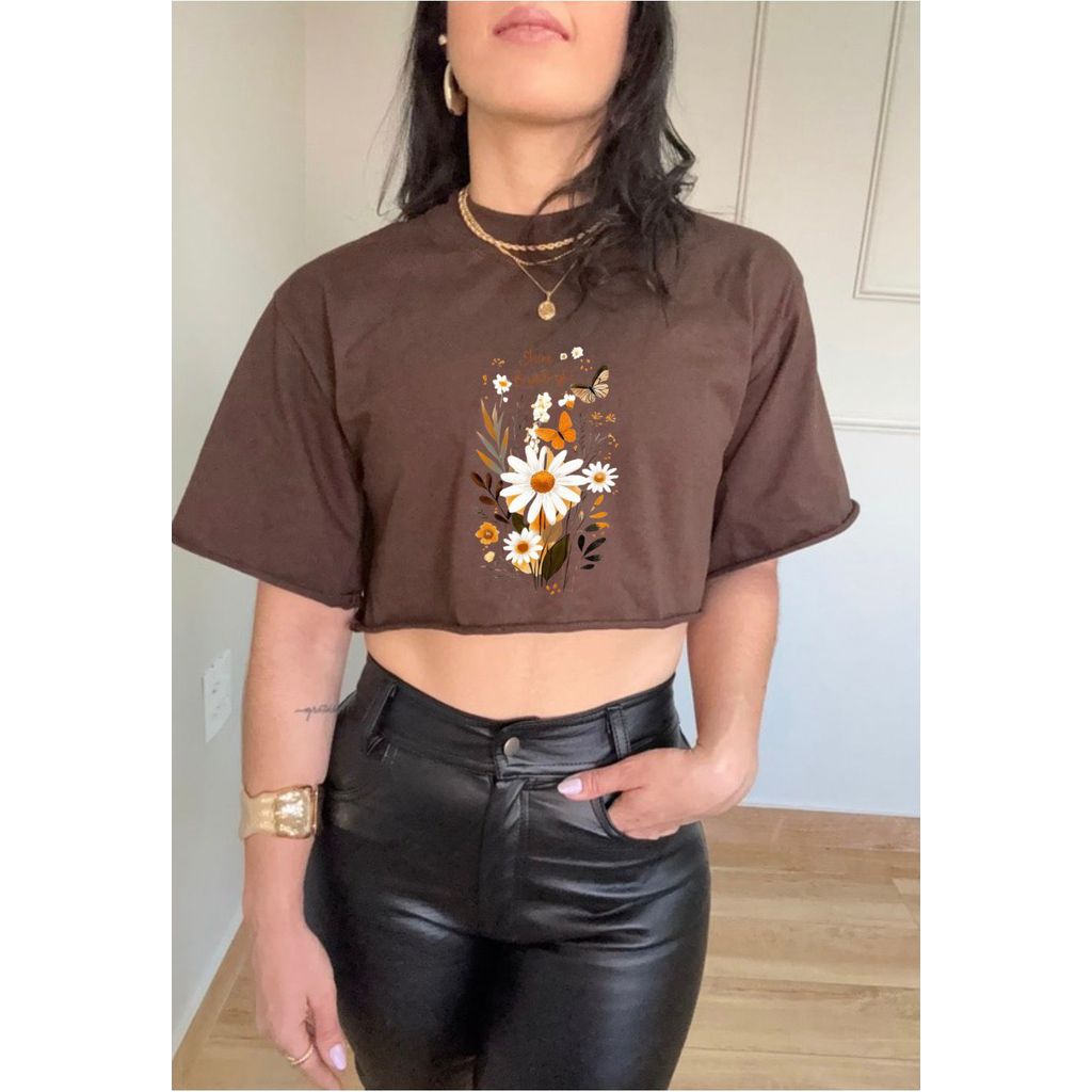 Cropped Flores e Borboleta Camiseta Tendencia 2026 Oversized Tshirt Algodão Estiloso Confortável Gola Alta Casual