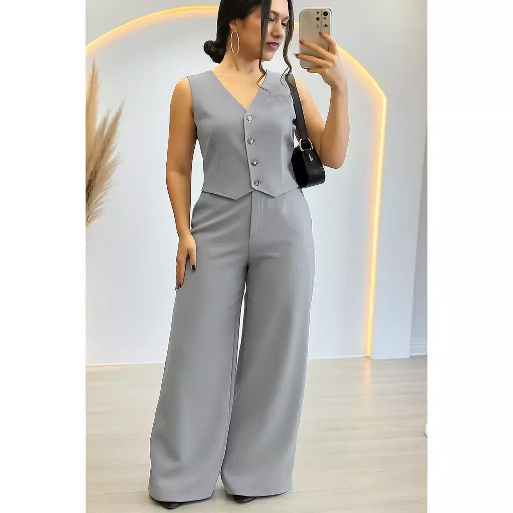 CONJUNTO GABI. MODA FEMENINA COLETE E CALÇA ALFAIATARIA