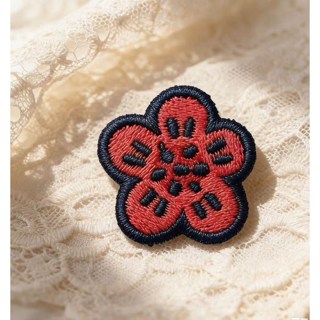 Aplique bordado de ameixa vermelha chinesa | Patch floral da sorte retrô para roupas e artesanato DIY | Passa-fita para