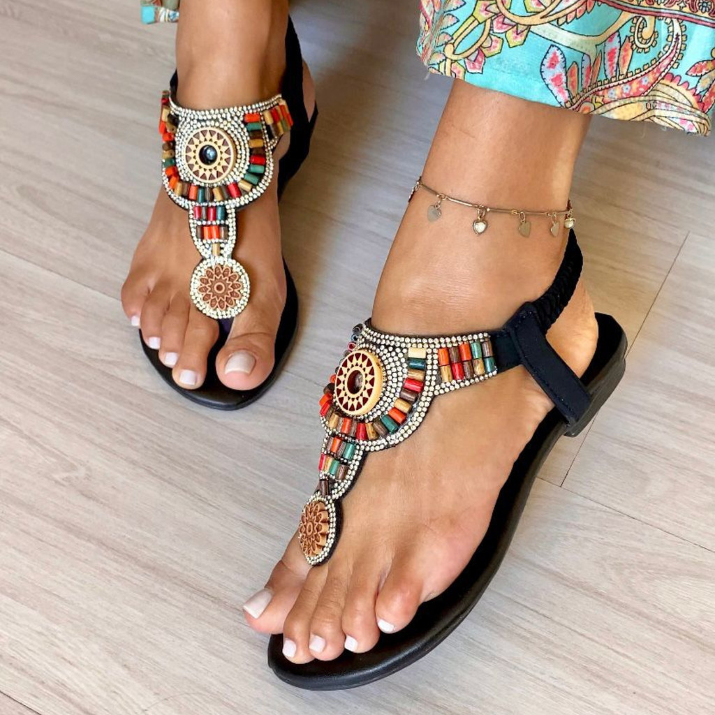 Sandália Feminina Rasteira Preta Strass Luxo Hippie Chic Pedrarias Ajuste Elástico Conforto Alice Nilza Camargos