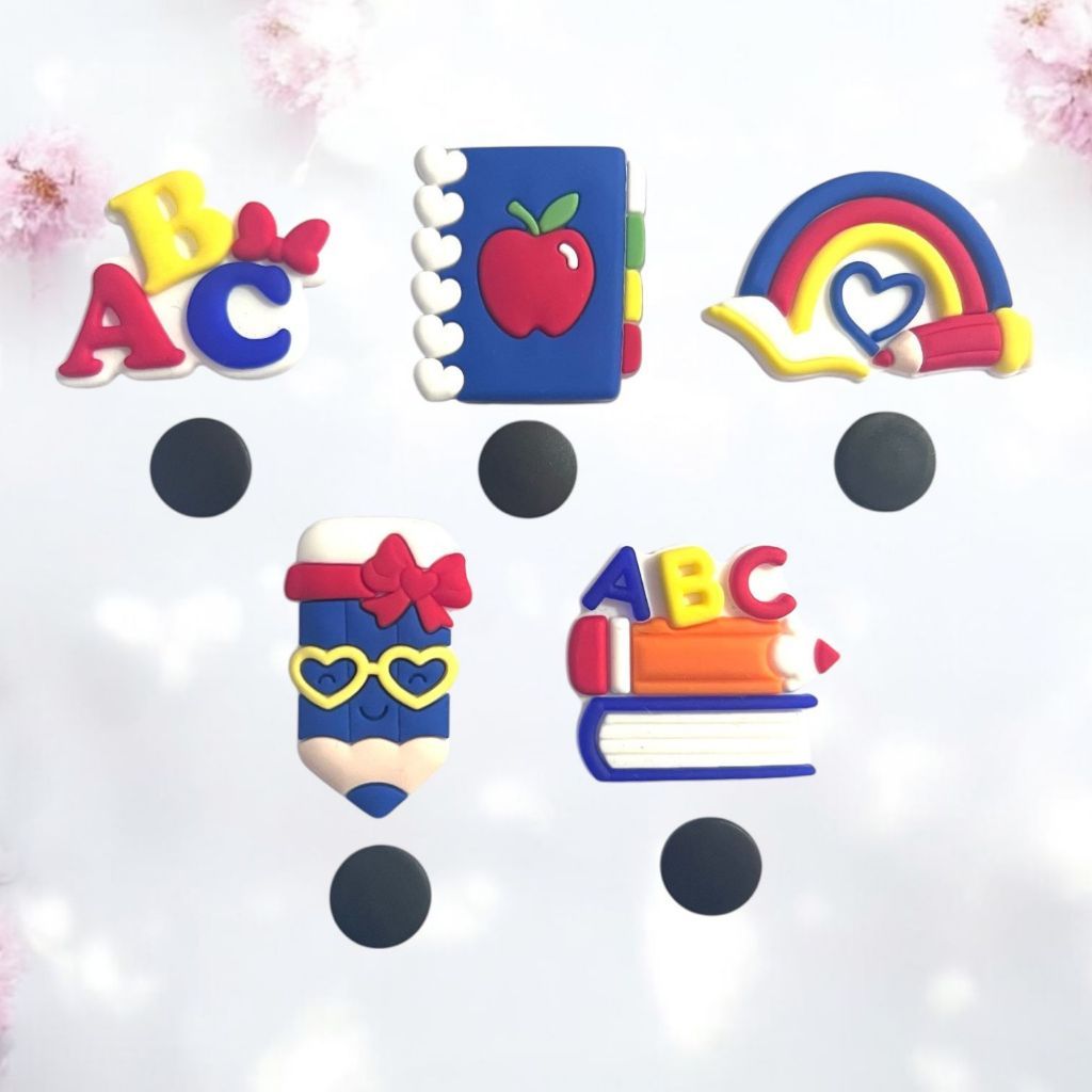 Kit 5 Pins Bottons Volta às Aulas para Sandálias e Babuches Acessórios Divertidos Artesanato DIY