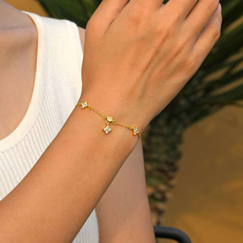 Colar Com Pingente Banhado A Ouro Vnox Full Zircon Clover Para Mulheres – Joias Elegantes Presente · foto 2