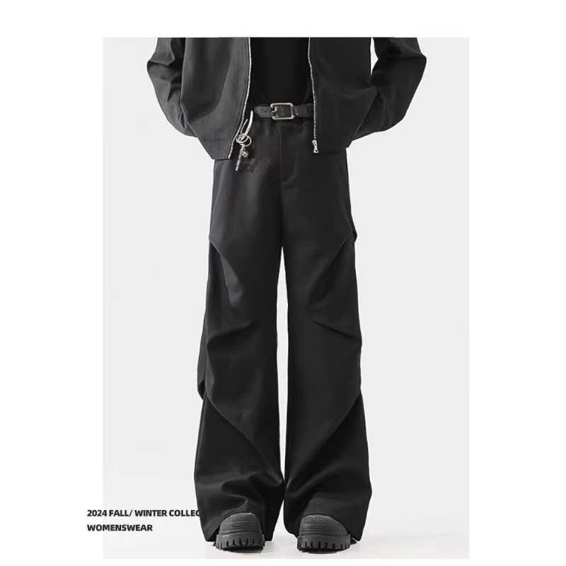 Calças masculinas com design exclusivo, bainha curvada, tecido fluido e ligeiramente alargado, estilo casual solto e ret