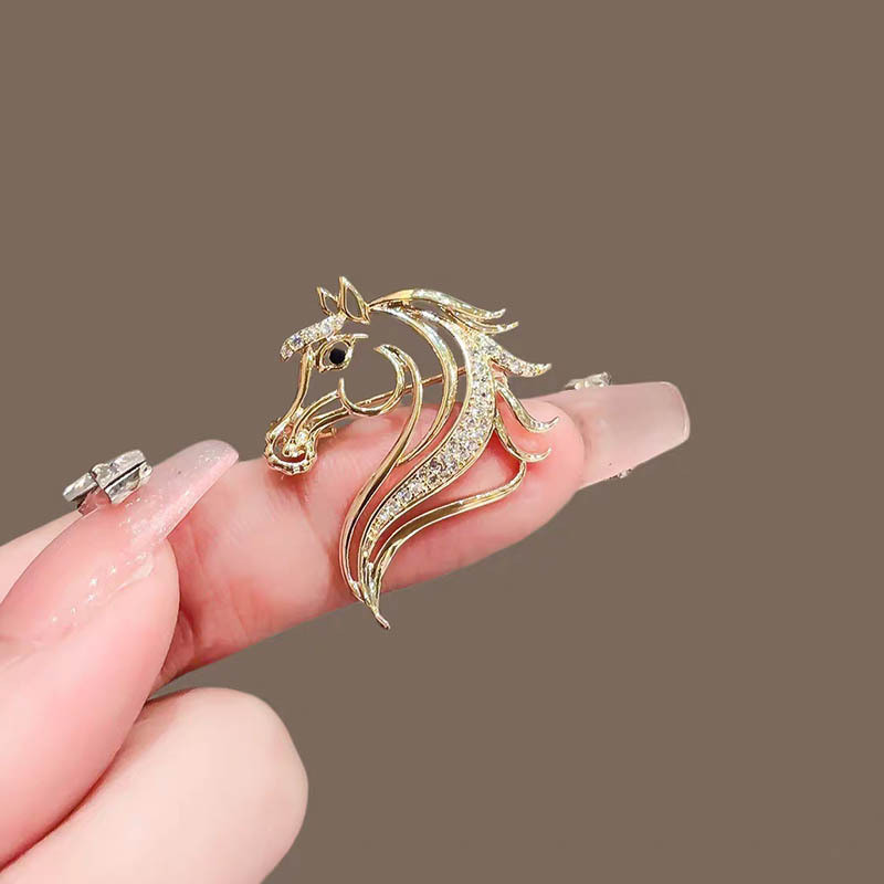 Broche de cavalo do zodíaco oco requintado adequado para ternos, casamentos e presentes acessórios de moda feminina, pre