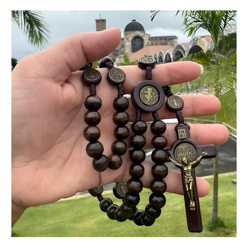 Terço de São Bento em Madeira com entremeios em Acrílico e Metal Ouro Velho. em Oferta na Shopee