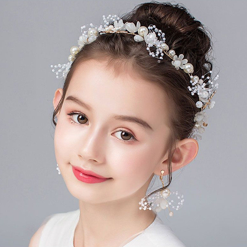 Tiara Festa Daminha com Flores, Pérolas e Cristais – Acessório Elegante para Casamento