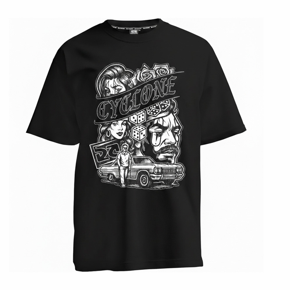 Camiseta Oversized Preta Unissex | Estampa Retrô Americana "CYCLONE" (Personagem+Dado+Carro) - Moda de Rua