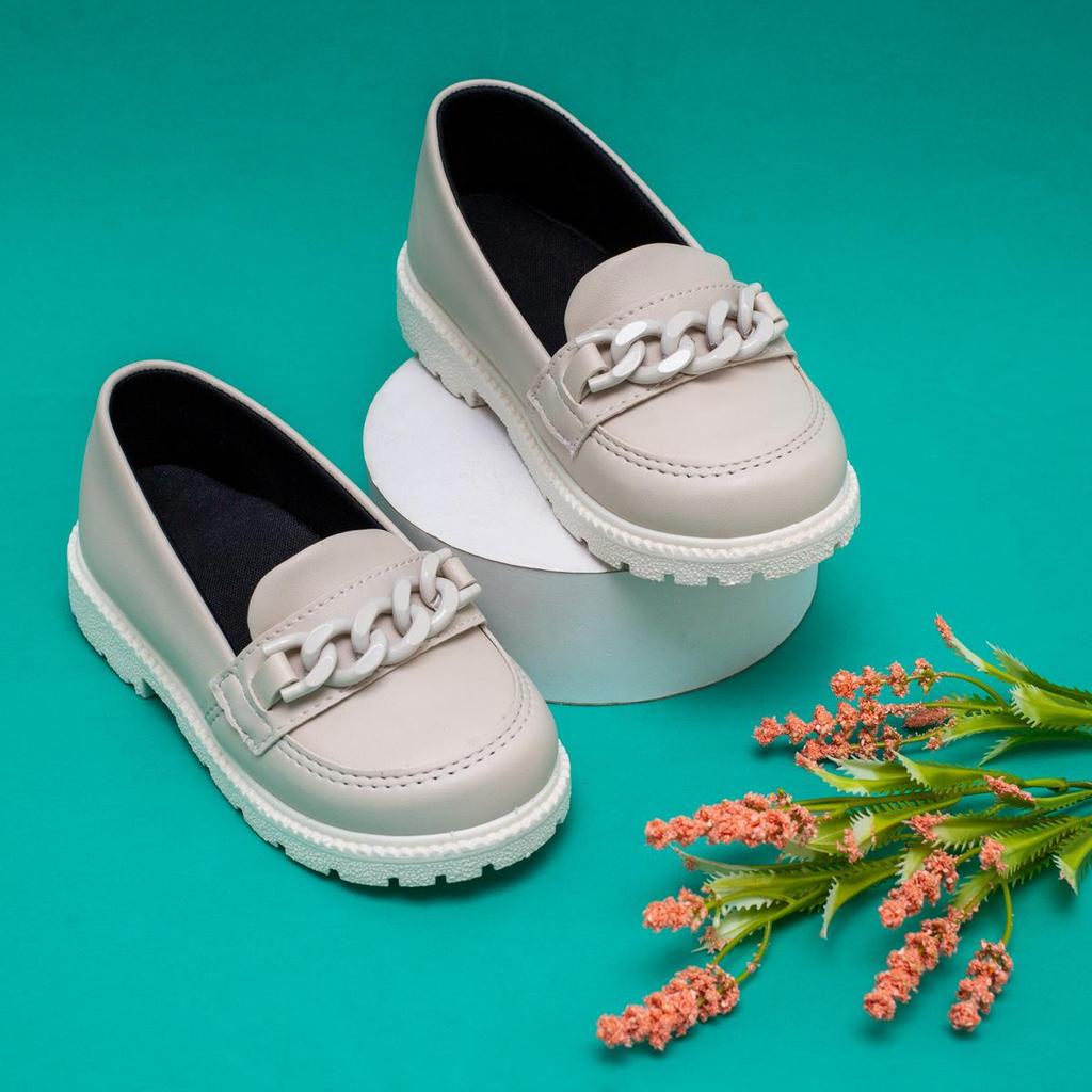 Sapato Mocassim Infantil Menina Sola Tratorado Enfeite Corrente Calce Casual Leve Macia Confortável
