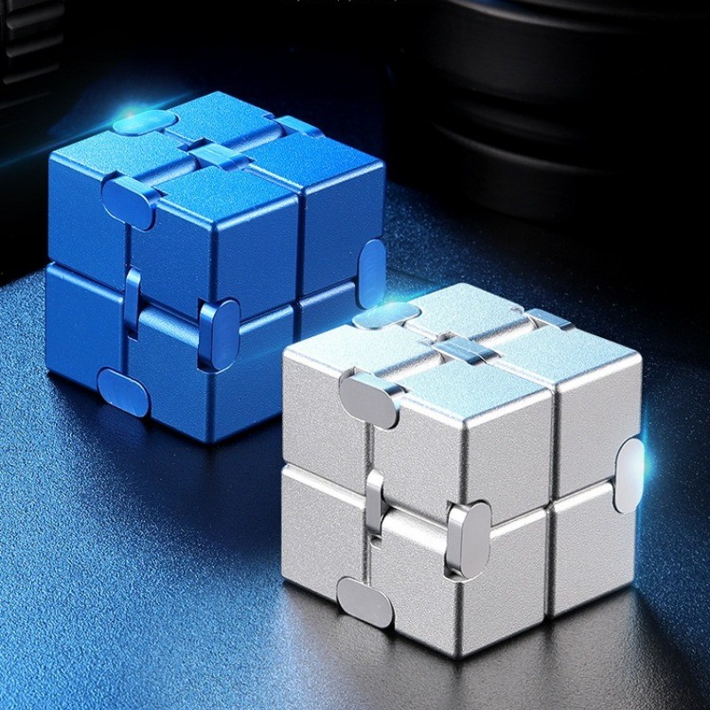 Brinquedo Infinito Do Cubo Da Inquietação Metal Para Adultos , Presentes Legais Dos Dispositivos Mesa Sala De Aula Escri
