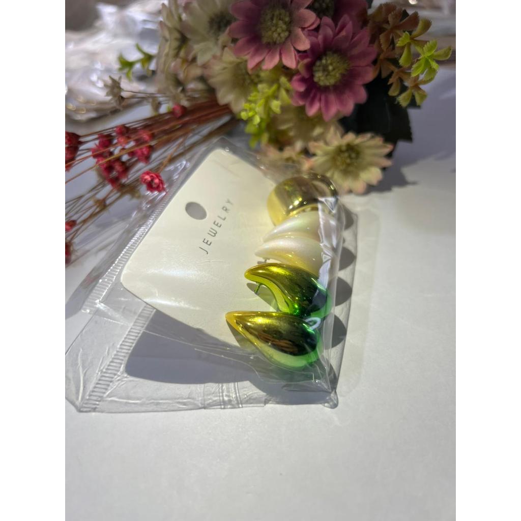 Kit Brincos Femininos Gota – Conjunto com 3 Pares Dourado, Pérola e Verde |  Bijuteria Moderna