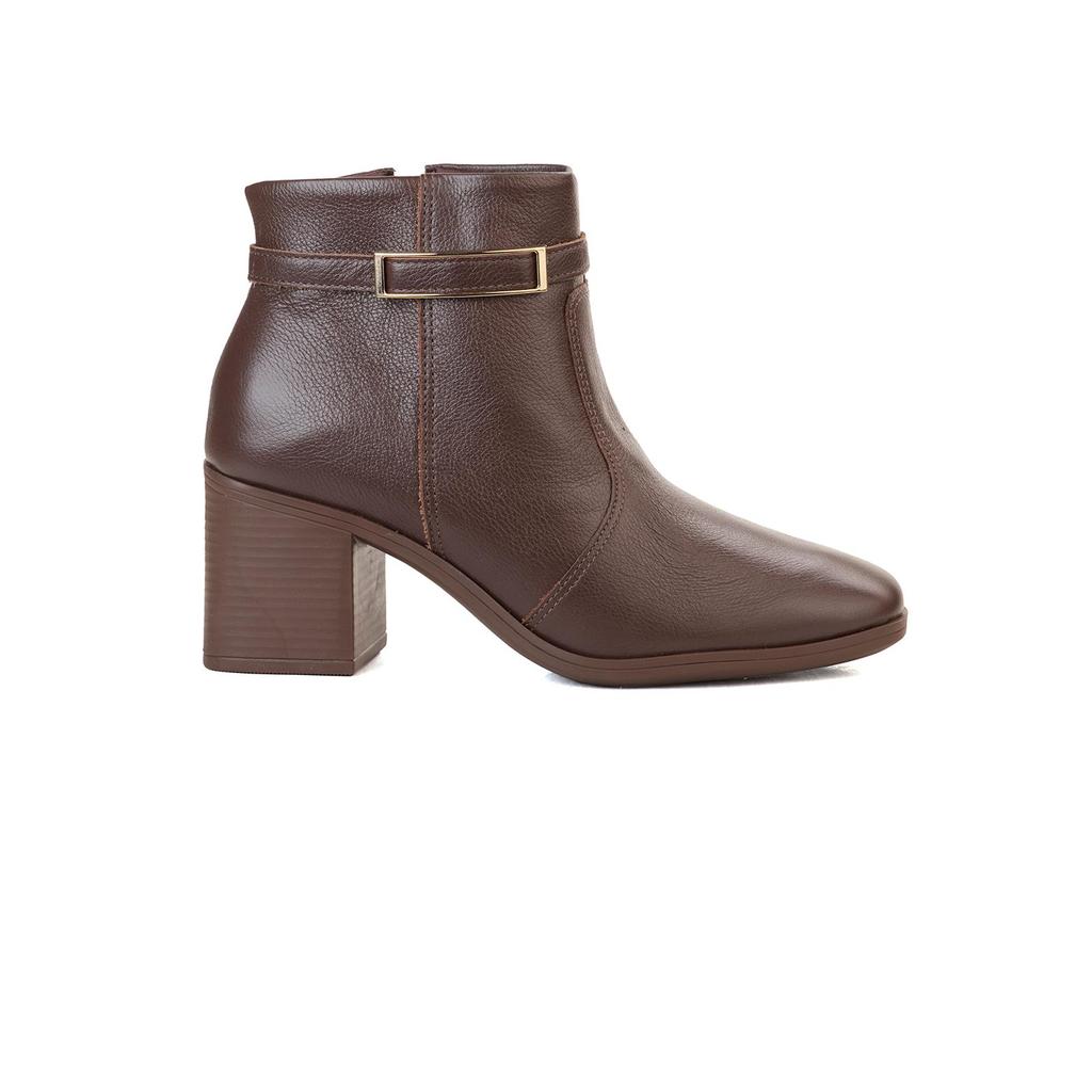 Bota Bebecê Ankle Boot em Couro Bico Redondo com Enfeite Minimalista